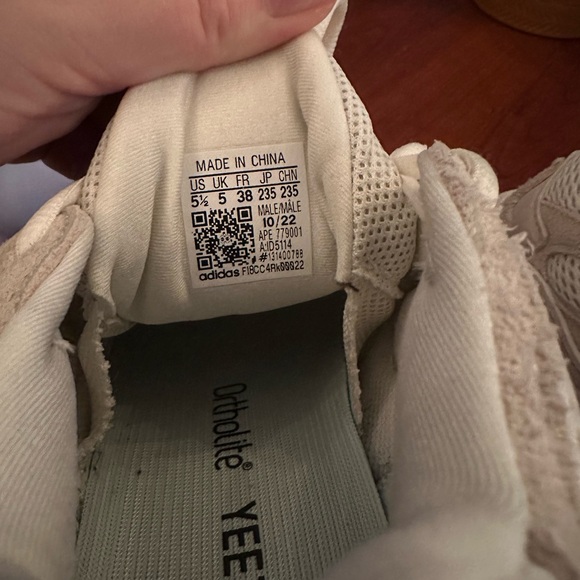 Yeezy 500 w/ Box - Picture 5 of 6